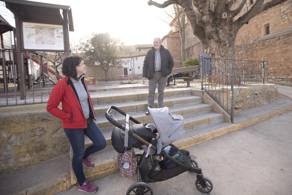 El Ayuntamiento captó en 2001 a varias familias argentinas con niños para evitar el cierre de la escuela. Tras aquella iniciativa, la presencia de extranjeros en el pueblo se ha consolidado.