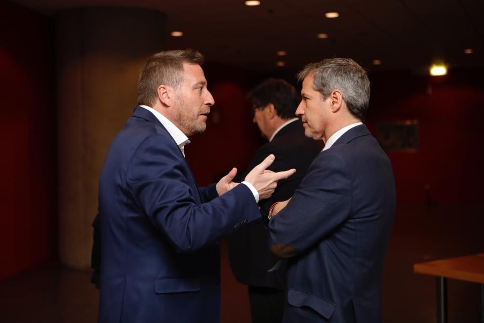 Minutos antes del inicio del debate de los candidatos a la presidencia del Gobierno de Aragón.