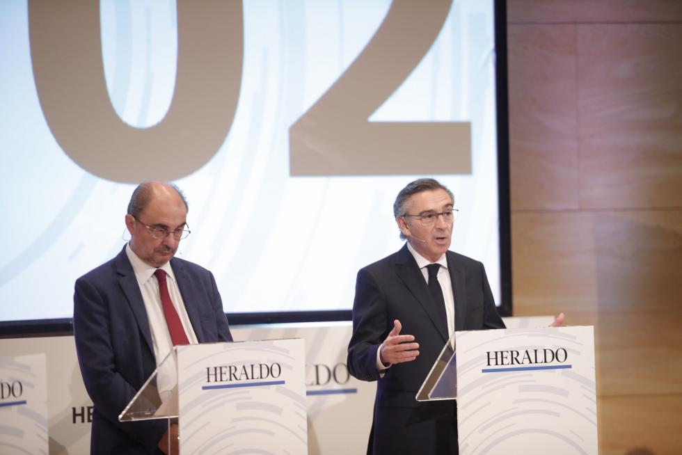 Lambán y Beamonte durante el debate para la presidencia del Gobierno de Aragón.