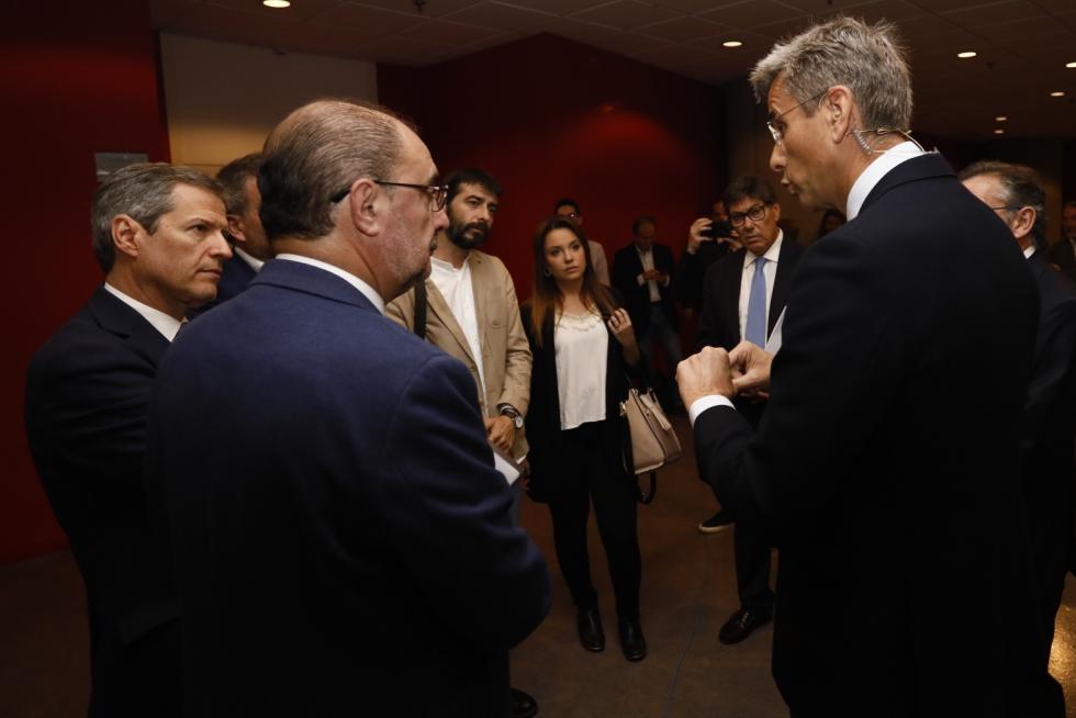 Los candidatos a la presidencia del Gobierno de Aragón minutos antes de que comience el debate.
