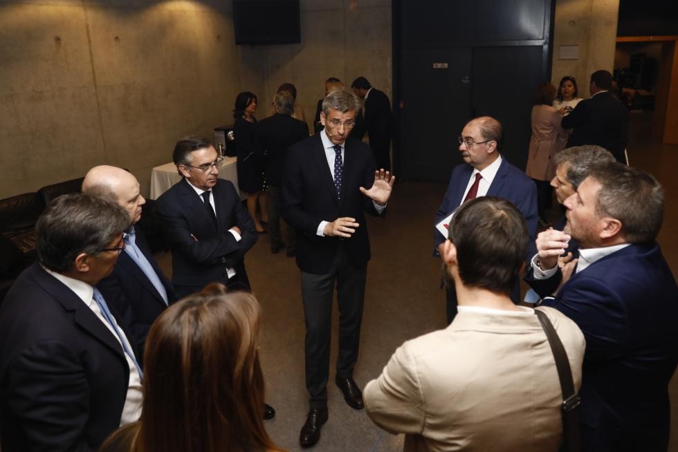 Los candidatos a la presidencia del Gobierno de Aragón minutos antes de que comience el debate.