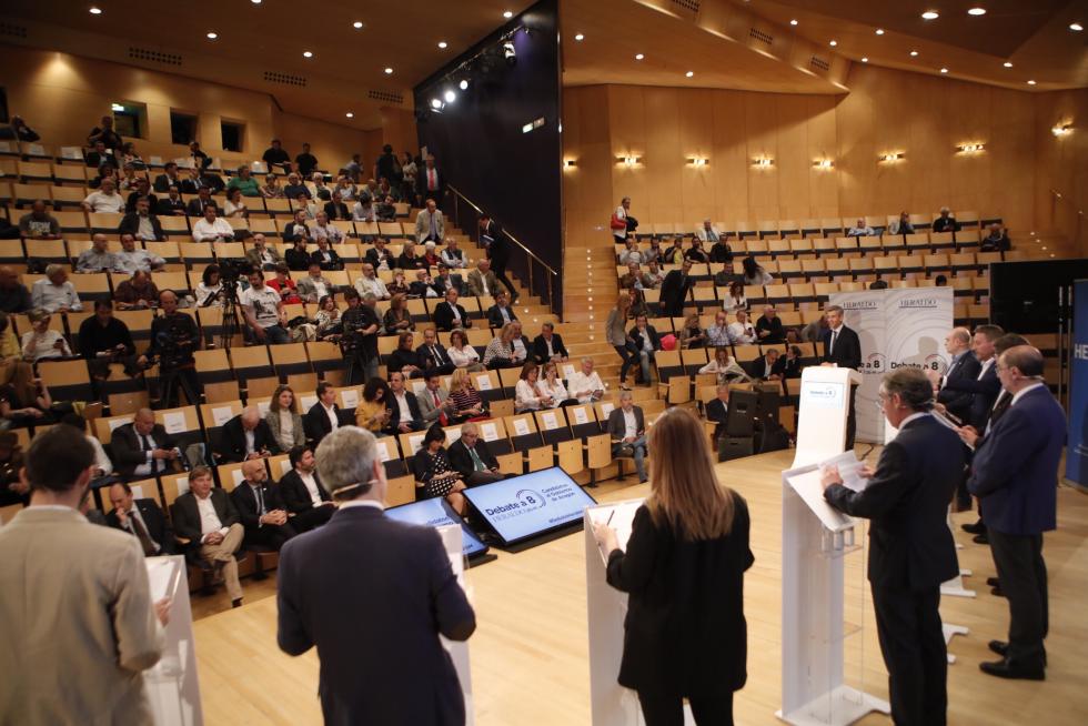Los ciudadanos preguntan a los candidatos a la presidencia del Gobierno de Aragón.