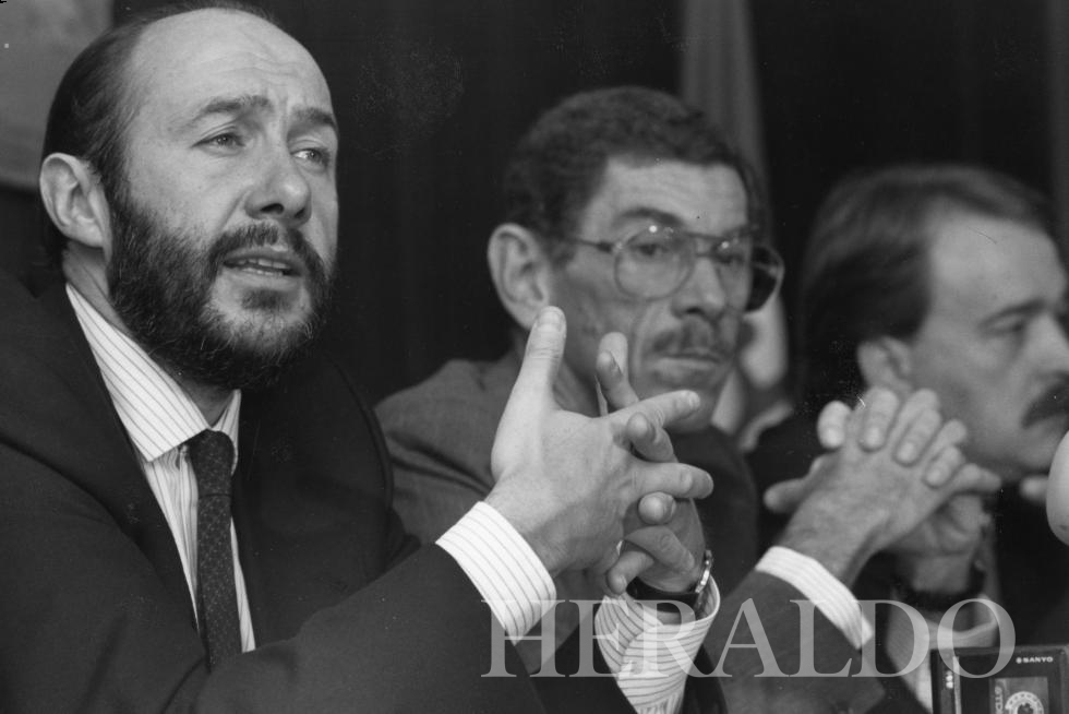 Alfredo Pérez Rubalcaba durante una visita a Zaragoza en octubre de 1990