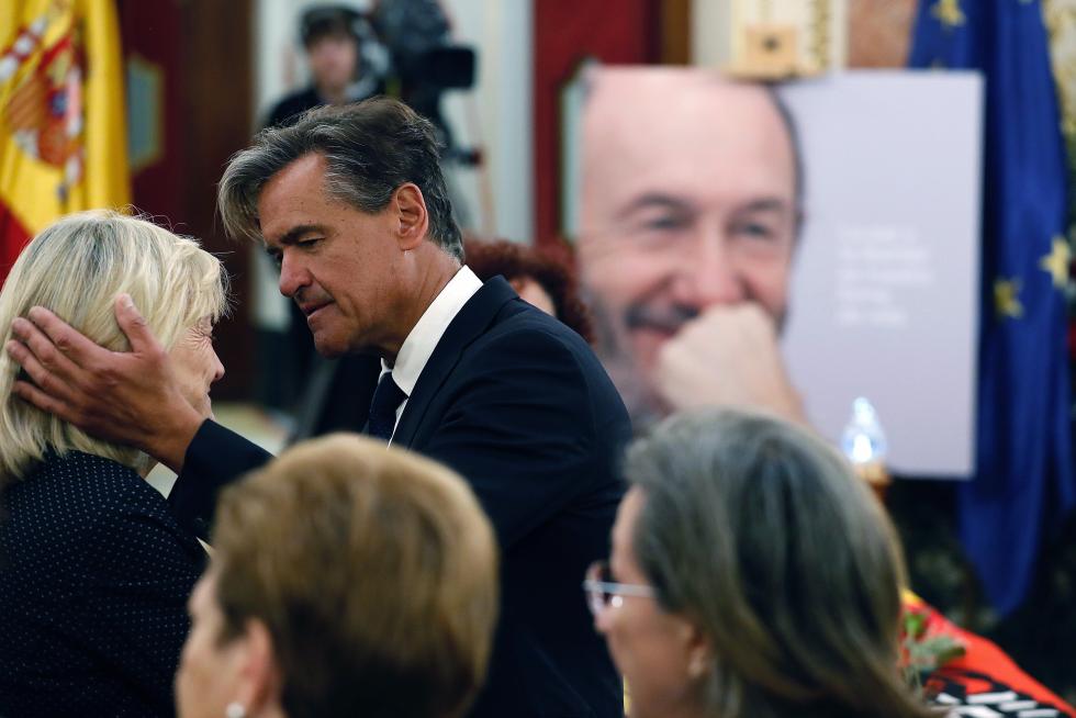 Muere Rubalcaba, homenaje en el Congreso