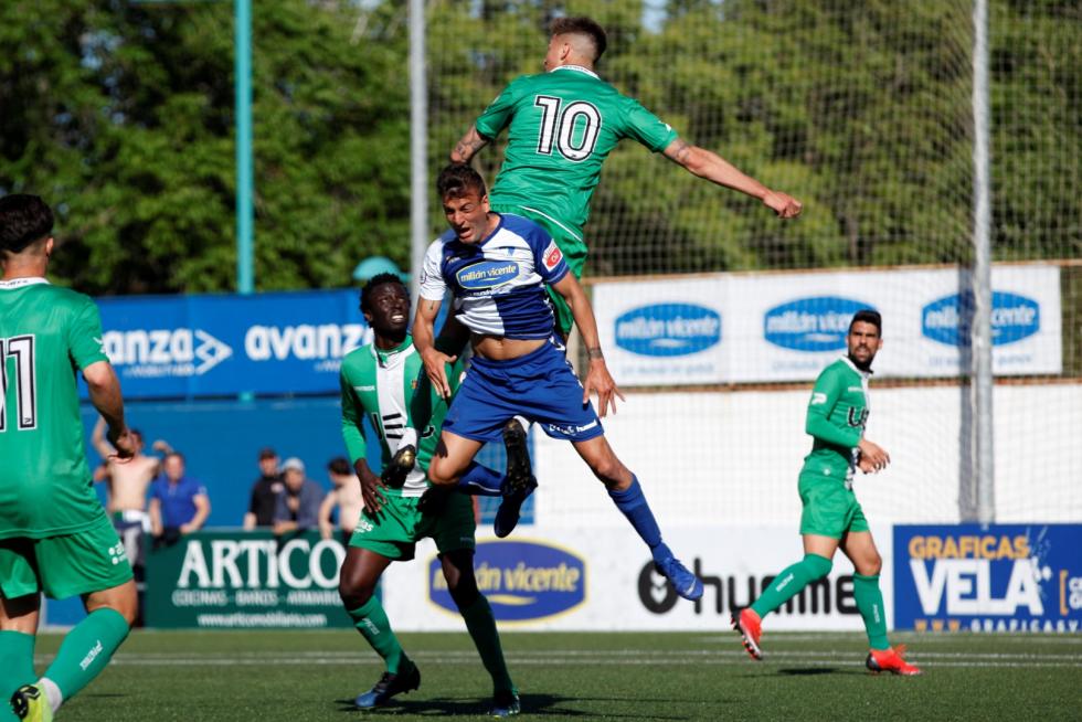 Fútbol. Segunda B- CD Ebro vs. Cornellá.