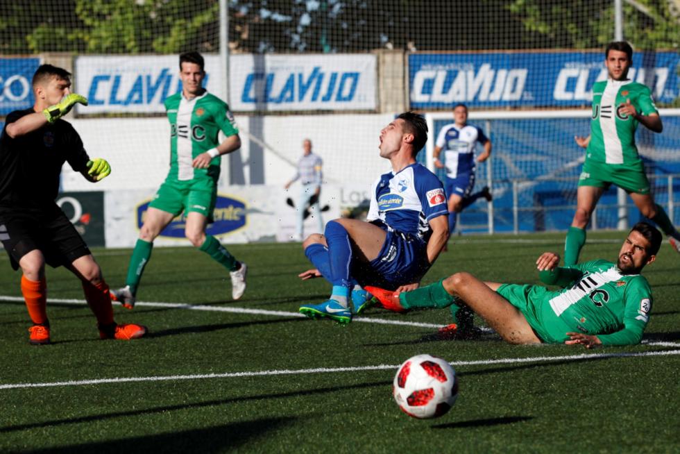 Fútbol. Segunda B- CD Ebro vs. Cornellá.