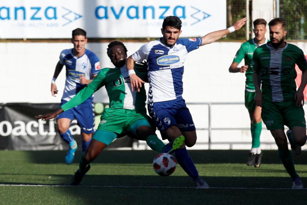 Fútbol. Segunda B- CD Ebro vs. Cornellá.