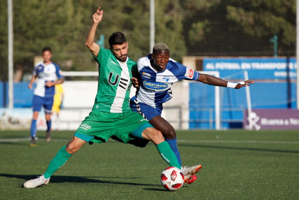 Fútbol. Segunda B- CD Ebro vs. Cornellá.
