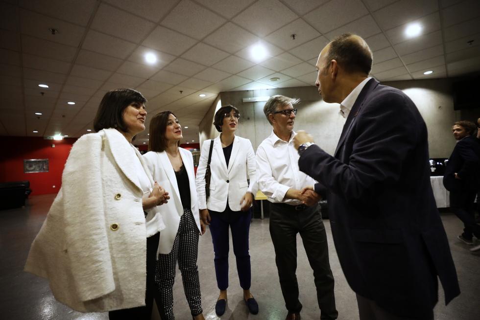 Minutos antes del inicio del debate electoral para la Alcaldía de Zaragoza.
