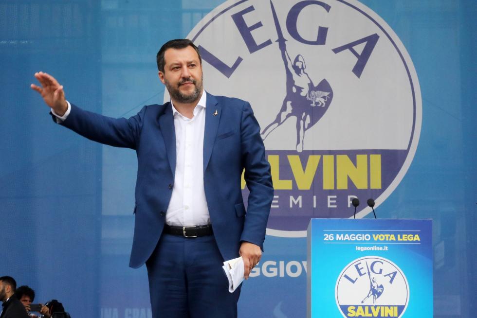 Milan (Italy), 18/05/2019.- Lega party supporters gather in Duomo Square to participate in the event 'Prima Italia. Il buon senso in Europa' (lit. 'Italy first. The common sense in Europe'), as part of the Lega electoral campaign for the European elections that will be held on 26 May, in Milan, northern Italy, 18 May 2019. (Elecciones, Italia) EFE/EPA/MATTEO BAZZI Election campaign rally of the Lega party in Milan