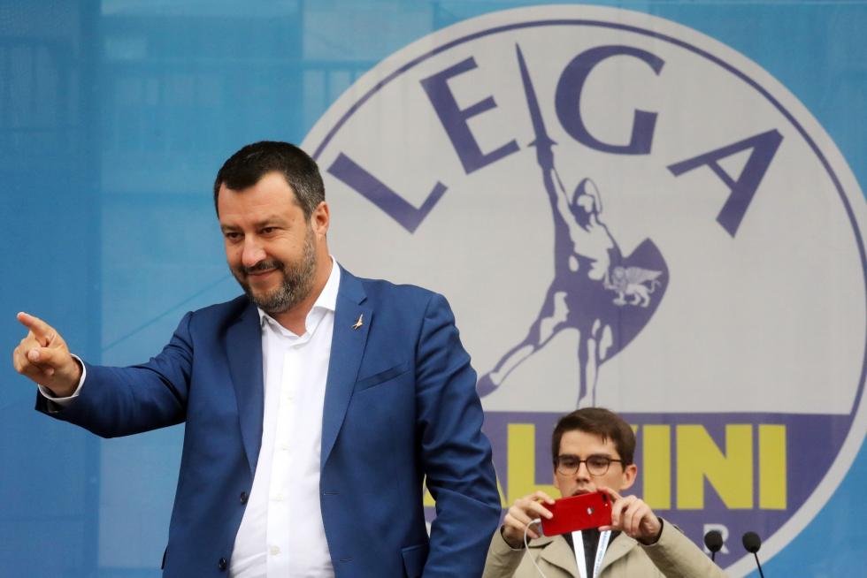 Milan (Italy), 18/05/2019.- Italian Interior Minister, Deputy Premier and leader of Italian party 'Lega' (League), Matteo Salvini, arrives for a political rally in Duomo Square with other European populist parties, in Milan, northern Italy, 18 May 2019. (Elecciones, Italia) EFE/EPA/MATTEO BAZZI Election campaign rally of the Lega party in Milan