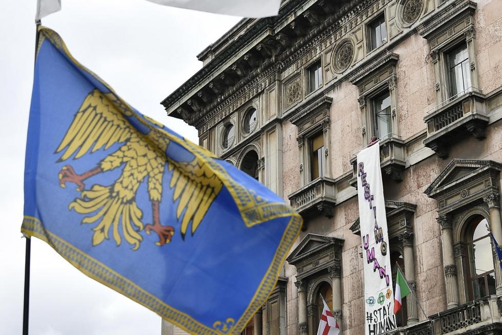 Milan (Italy), 18/05/2019.- Italian Interior Minister, Deputy Premier and leader of Italian party 'Lega' (League), Matteo Salvini, arrives for a political rally in Duomo Square with other European populist parties, in Milan, northern Italy, 18 May 2019. (Elecciones, Italia) EFE/EPA/MATTEO BAZZI Election campaign rally of the Lega party in Milan