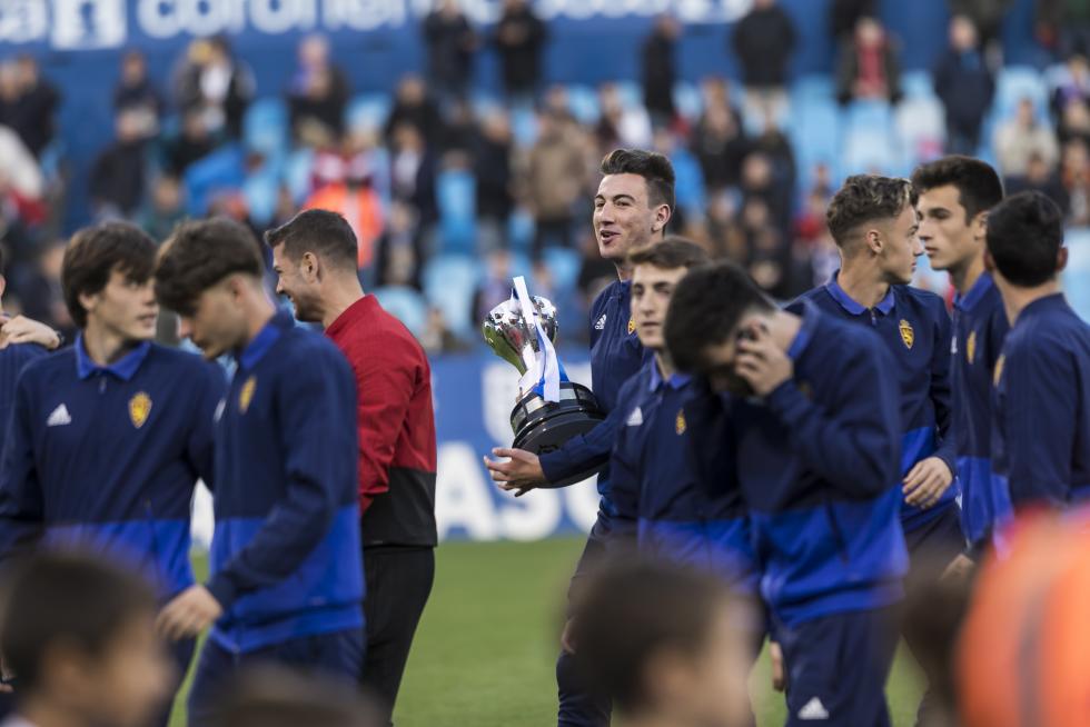 Ofrenda del Real Zaragoza Juvenil a la Virgen del Pilar.