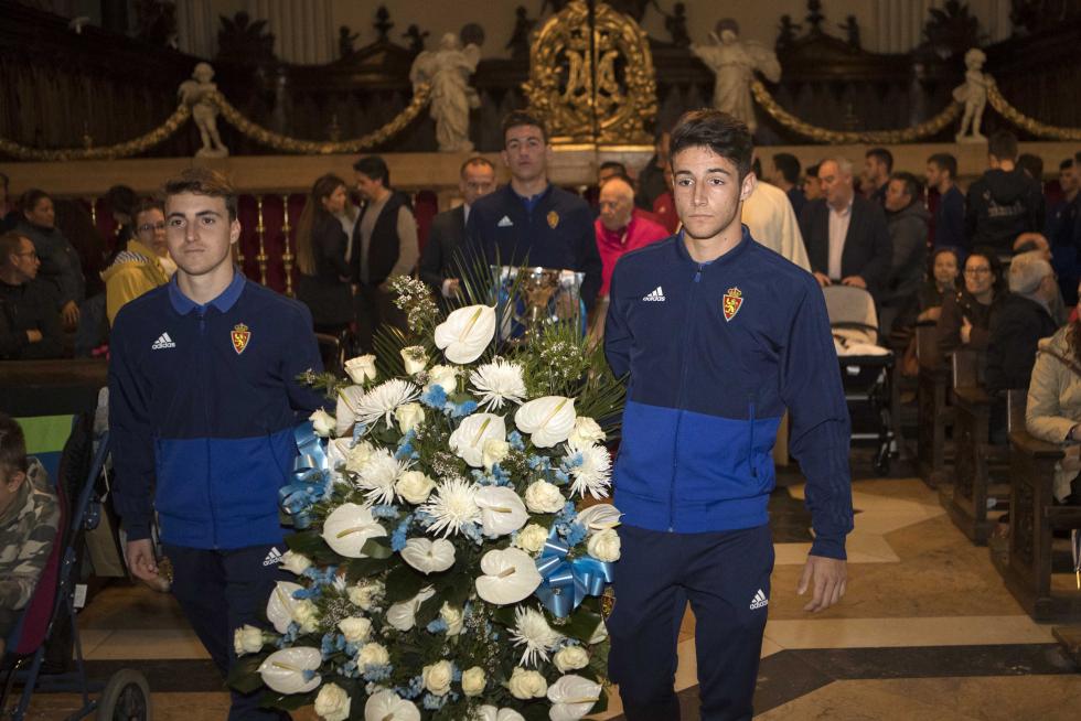 Ofrenda del Real Zaragoza Juvenil a la Virgen del Pilar.