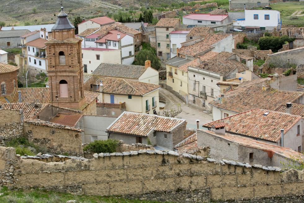 Castor Ciria pierde la cuenta de los kilómetros que hacen al cabo del año en su empresa de distribución de bebidas, que resiste frente al avance de la despoblación.