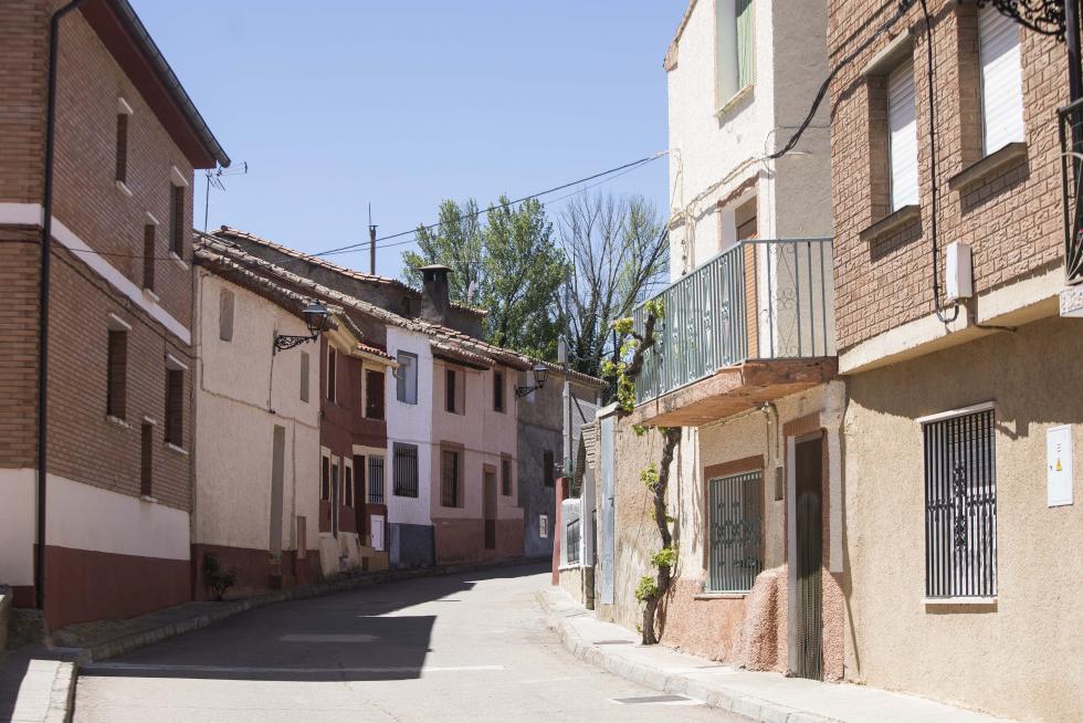 La huella mudéjar, los frescos en la ermita de la Virgen del Rosario, la iglesia de San Gil y el entusiasmo de sus vecinos se reparte entre lo consolidado y los proyectos de futuro.
