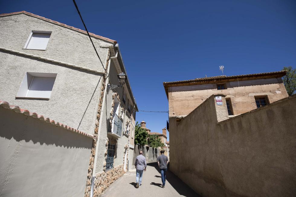 La huella mudéjar, los frescos en la ermita de la Virgen del Rosario, la iglesia de San Gil y el entusiasmo de sus vecinos se reparte entre lo consolidado y los proyectos de futuro.