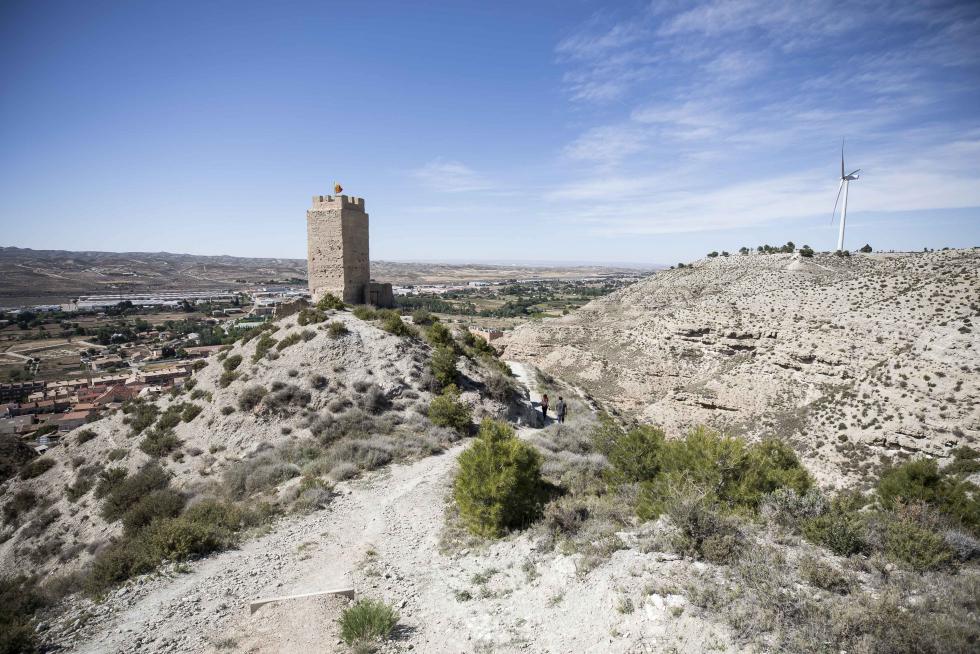 El municipio, que incluye el barrio de Santa Fe y está muy próximo a Zaragoza, es un saludable hervidero cultural y cuenta con firmas punteras en el terreno del molde y la grafía térmica.