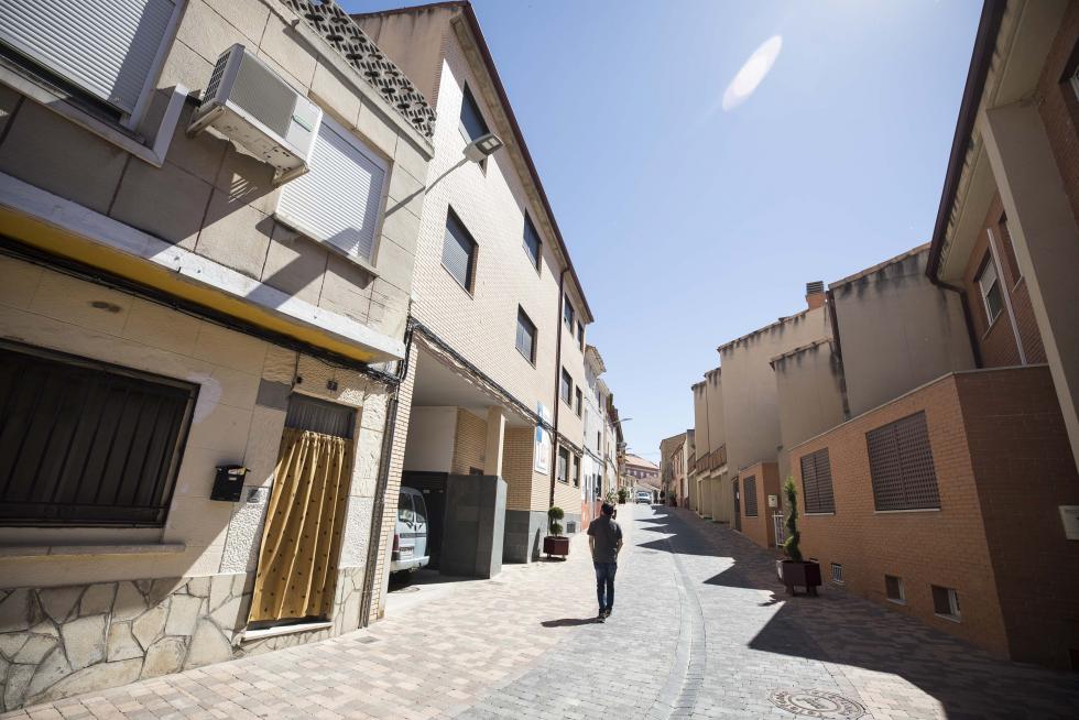 El municipio, que incluye el barrio de Santa Fe y está muy próximo a Zaragoza, es un saludable hervidero cultural y cuenta con firmas punteras en el terreno del molde y la grafía térmica.