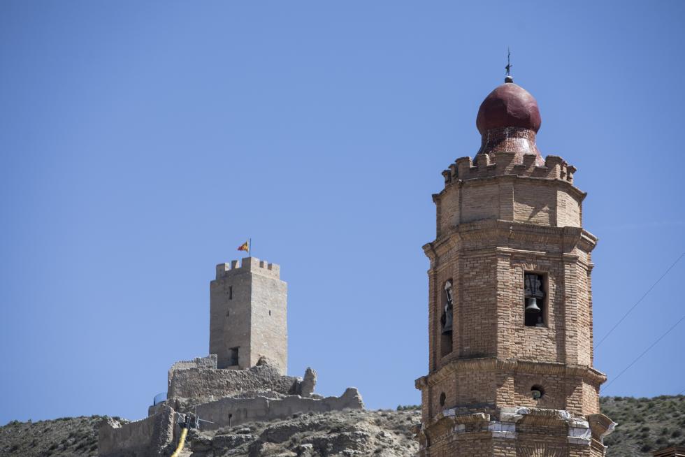 El municipio, que incluye el barrio de Santa Fe y está muy próximo a Zaragoza, es un saludable hervidero cultural y cuenta con firmas punteras en el terreno del molde y la grafía térmica.