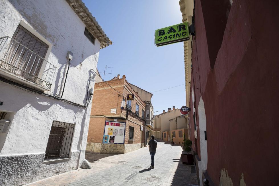 El municipio, que incluye el barrio de Santa Fe y está muy próximo a Zaragoza, es un saludable hervidero cultural y cuenta con firmas punteras en el terreno del molde y la grafía térmica.