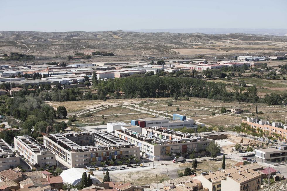 El municipio, que incluye el barrio de Santa Fe y está muy próximo a Zaragoza, es un saludable hervidero cultural y cuenta con firmas punteras en el terreno del molde y la grafía térmica.