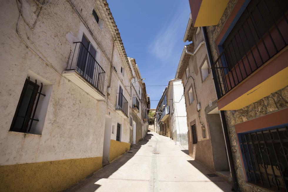 El municipio, que vive una situación esperanzadora en el sector primario, adolece sin embargo de conexiones adecuadas por carretera y tiene problemas de señal móvil e internauta.