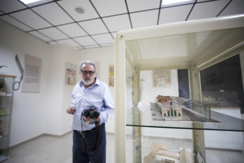 Además de seguir apostando por su gran riqueza de siempre, las aguas termales, el municipio amplía su oferta cultural y de servicios con el Museo del Juguete Recortable y varios comercios.