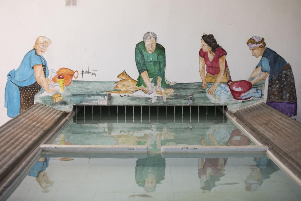 Además de seguir apostando por su gran riqueza de siempre, las aguas termales, el municipio amplía su oferta cultural y de servicios con el Museo del Juguete Recortable y varios comercios.