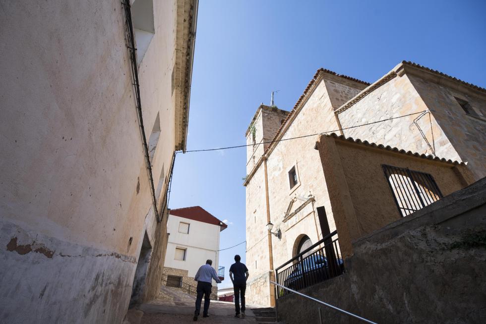 Además de seguir apostando por su gran riqueza de siempre, las aguas termales, el municipio amplía su oferta cultural y de servicios con el Museo del Juguete Recortable y varios comercios.