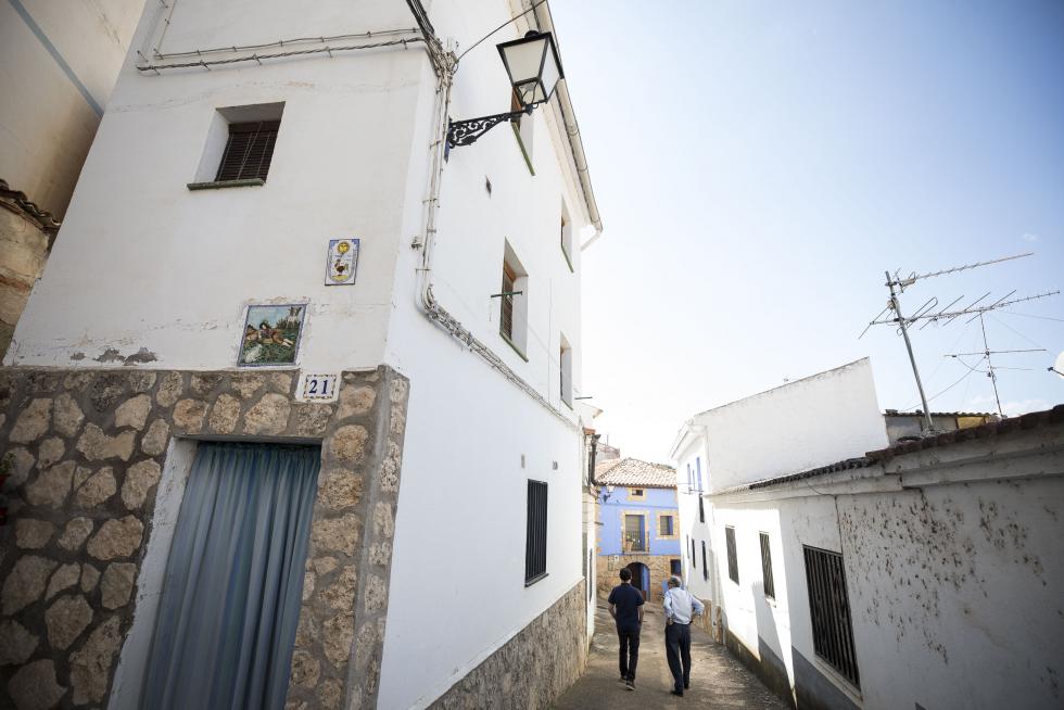 Además de seguir apostando por su gran riqueza de siempre, las aguas termales, el municipio amplía su oferta cultural y de servicios con el Museo del Juguete Recortable y varios comercios.