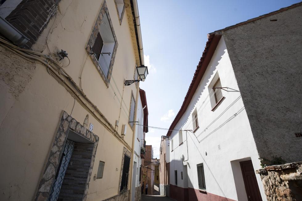Además de seguir apostando por su gran riqueza de siempre, las aguas termales, el municipio amplía su oferta cultural y de servicios con el Museo del Juguete Recortable y varios comercios.
