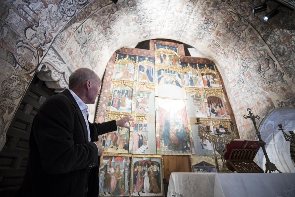 Para los amantes de la historia, la ermita de la Virgen del Camino es una fiesta para los sentidos; su espectacular entorno natural monopoliza la vista, desde los acuíferos al monte.