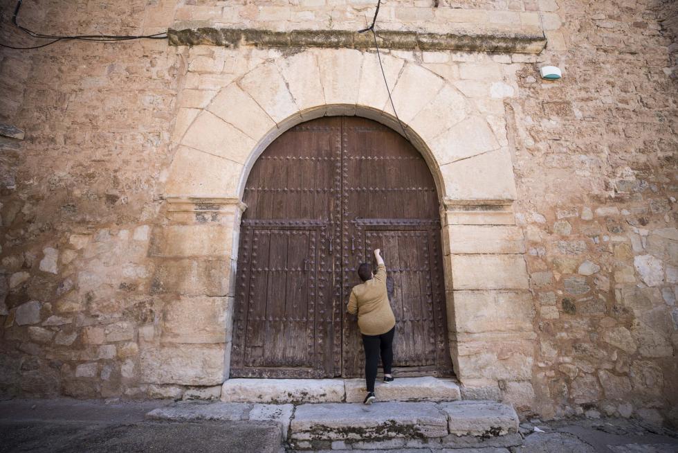 Para los amantes de la historia, la ermita de la Virgen del Camino es una fiesta para los sentidos; su espectacular entorno natural monopoliza la vista, desde los acuíferos al monte.