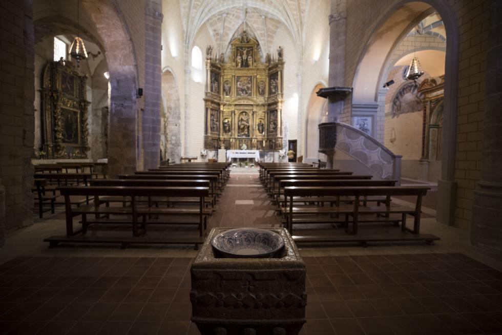 Para los amantes de la historia, la ermita de la Virgen del Camino es una fiesta para los sentidos; su espectacular entorno natural monopoliza la vista, desde los acuíferos al monte.