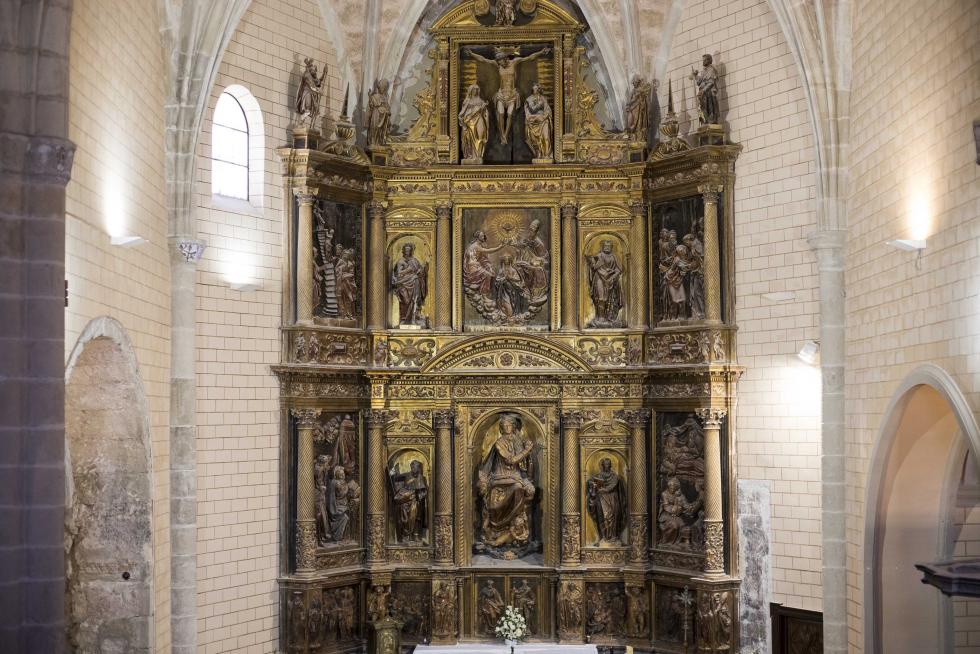 Para los amantes de la historia, la ermita de la Virgen del Camino es una fiesta para los sentidos; su espectacular entorno natural monopoliza la vista, desde los acuíferos al monte.