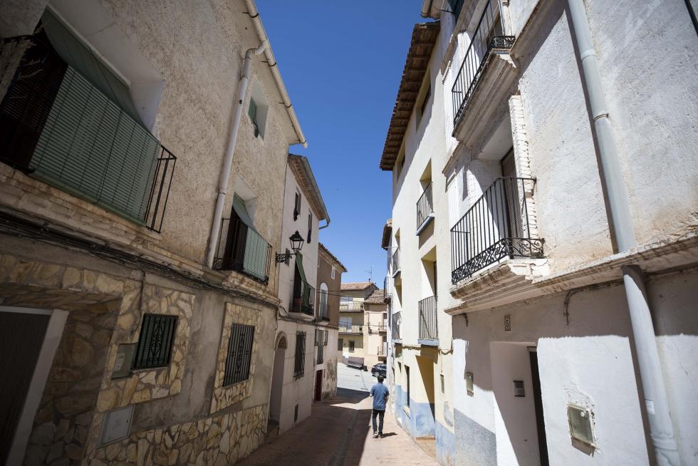 Para los amantes de la historia, la ermita de la Virgen del Camino es una fiesta para los sentidos; su espectacular entorno natural monopoliza la vista, desde los acuíferos al monte.