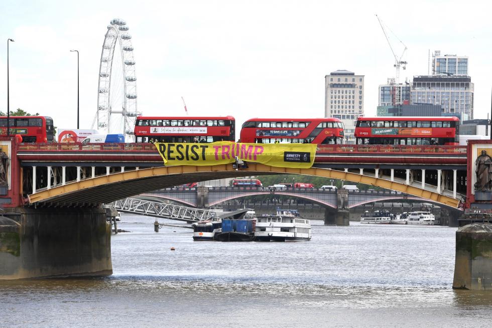 Trump viaja a Londres en medio de la polémica con su alcalde.