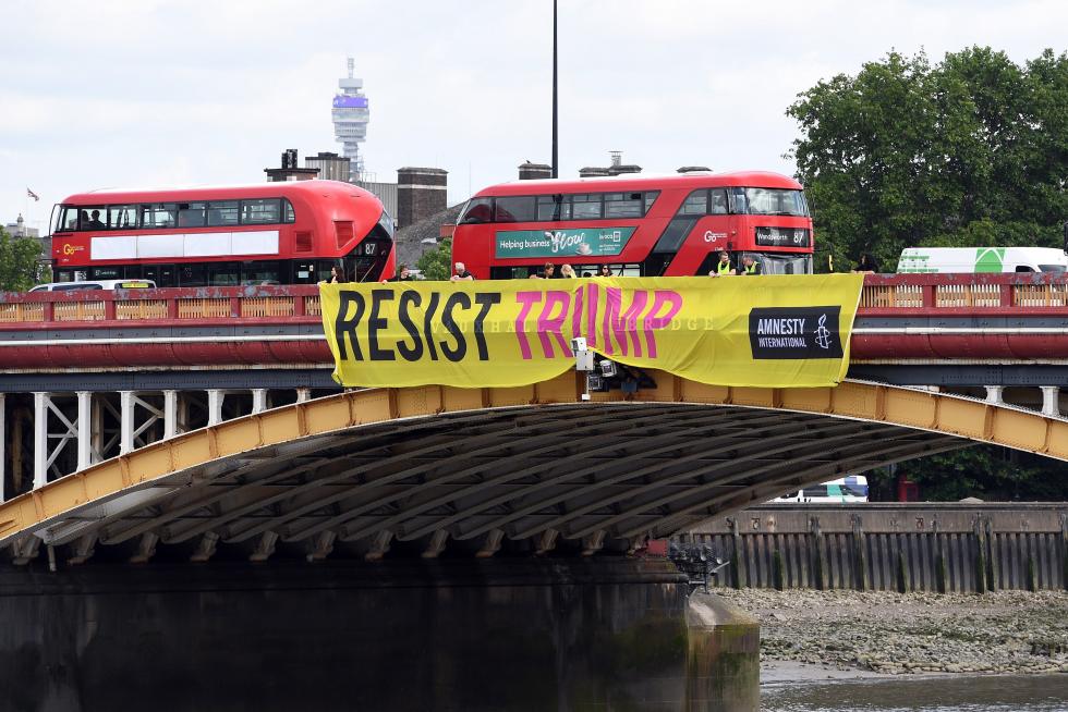 Trump viaja a Londres en medio de la polémica con su alcalde.