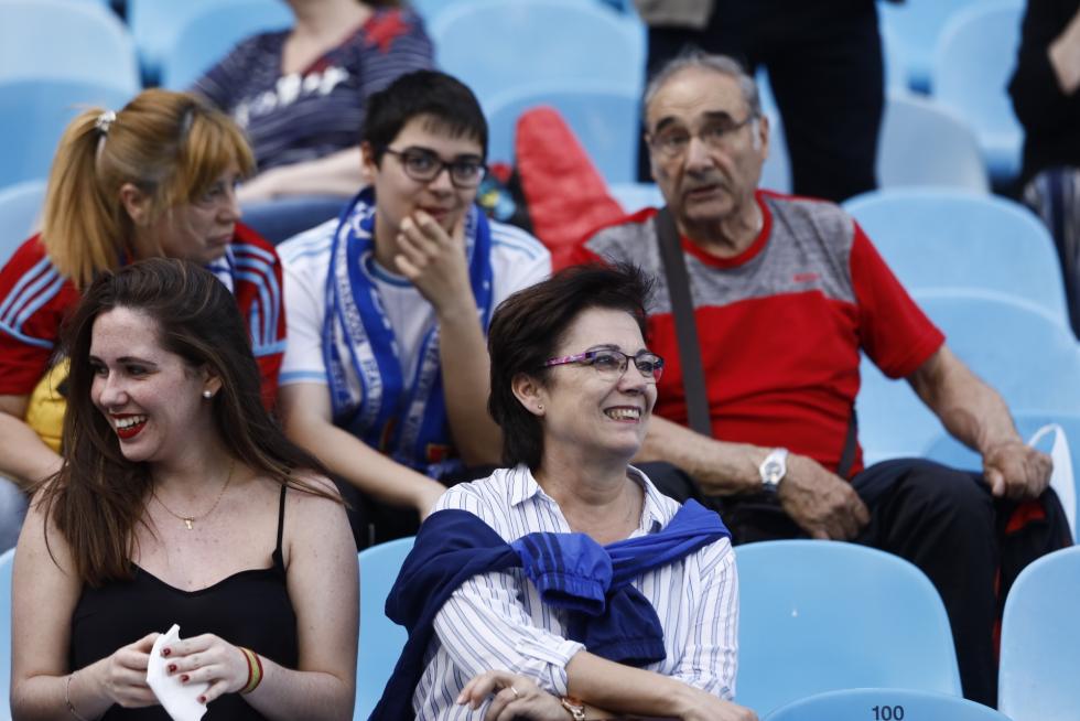 Imágenes de los aficionados en el partido del Real Zaragoza contra el Numancia.