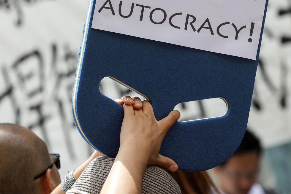 FT01. Berlin (Germany), 09/06/2019.- Placards against China lay on the ground during a protest against amendments to a Hong Kong's extradition bill to China, in Berlin, Germany, 09 June 2019. The bill, which has faced opposition from pro democrats and the international community, would allow the transfer of fugitives to jurisdictions which Hong Kong does not have a treaty with, including mainland China. Critics of the bill have expressed concern over unfair trials and a lack of human rights protection in mainland China. (Protestas, Alemania) EFE/EPA/FELIPE TRUEBA Protest against Hong Kong's proposed extradition bill to China