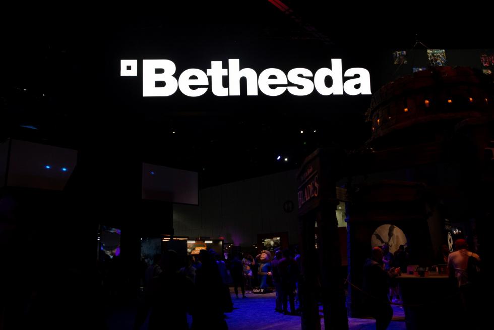 EAG05. Los Angeles (United States), 09/06/2019.- Fans wait to see a video from the Star Wars Jedi: Fallen Order preview during the EA Play 2019 video game festival in Los Angeles, California, USA, 08 June 2019. The annual E3 video game conference will bring thousands of gamers and developers together in Los Angeles from 11 June to 13 June 2019. (Estados Unidos) EFE/EPA/EUGENE GARCIA EA Play video gaming festival in Los Angeles