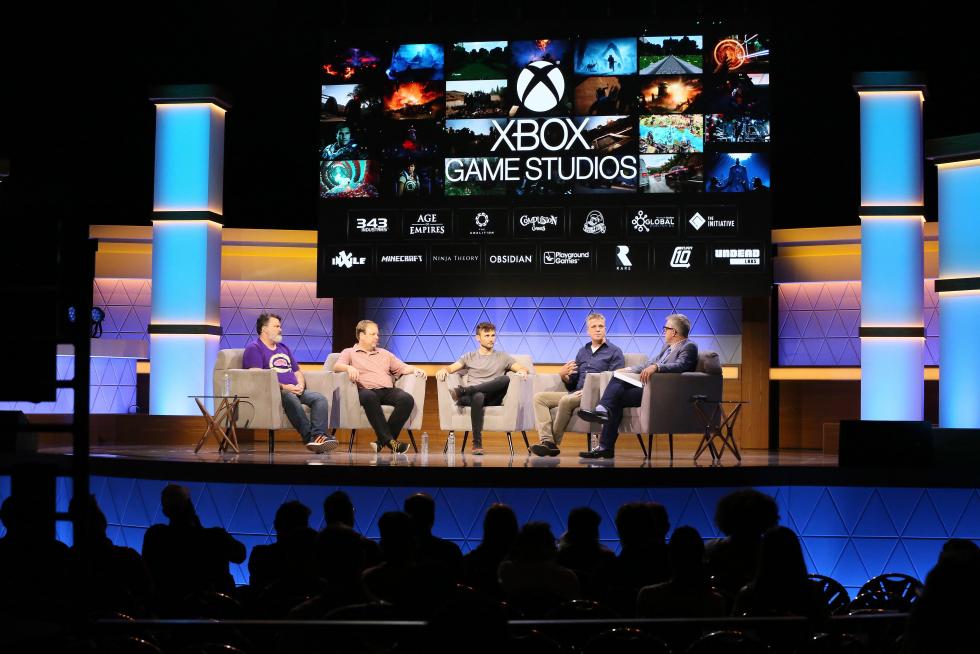 EAG05. Los Angeles (United States), 09/06/2019.- Fans wait to see a video from the Star Wars Jedi: Fallen Order preview during the EA Play 2019 video game festival in Los Angeles, California, USA, 08 June 2019. The annual E3 video game conference will bring thousands of gamers and developers together in Los Angeles from 11 June to 13 June 2019. (Estados Unidos) EFE/EPA/EUGENE GARCIA EA Play video gaming festival in Los Angeles