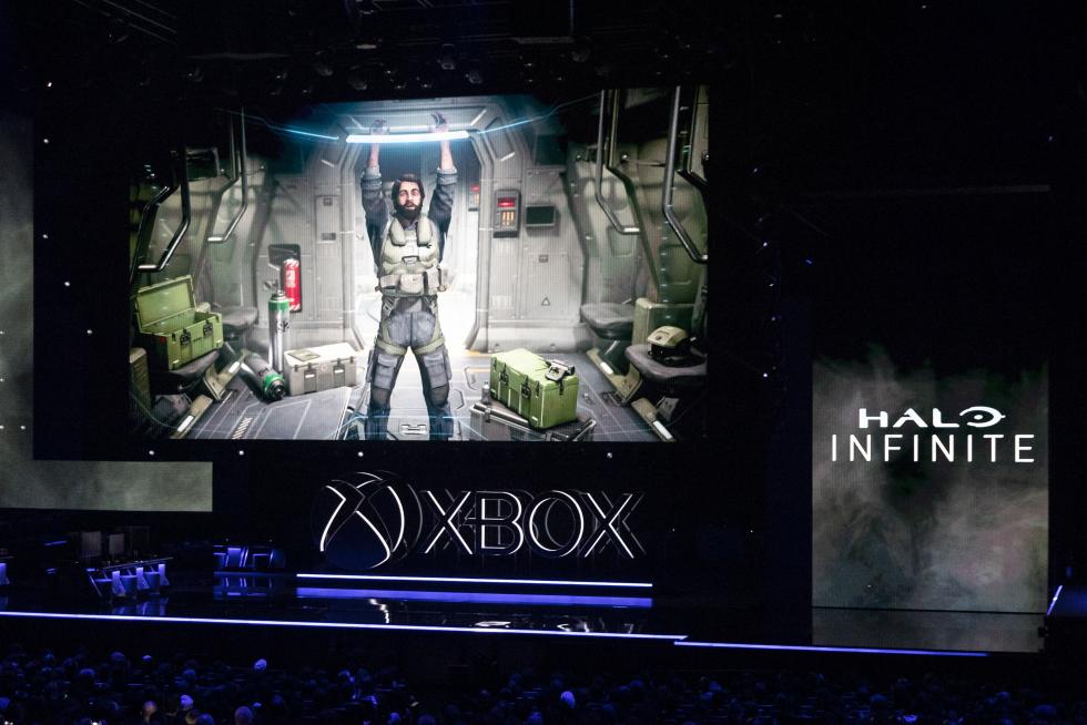 Los Angeles (United States), 09/06/2019.- Canadian-American actor Keanu Reeves appears on stage to present to the new game franchise 'Cyberpunk 2077' during the Microsoft Microsoft Xbox 2019 Briefing at the Microsoft Theater in Los Angeles, California, USA, 09 June 2019. This event occured ahead of the Electronic Entertainment Expo (E3) which runs from 11 to 13 June 2019. (Estados Unidos) EFE/EPA/ETIENNE LAURENT Microsoft XBox 2019 briefing in Los Angeles