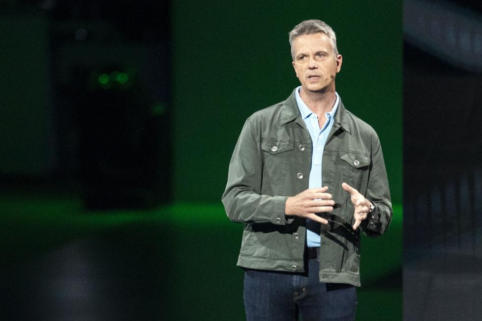 Los Angeles (United States), 09/06/2019.- Studio Head of The Coalition Rod Fergusson delivers a speech during the Microsoft Microsoft Xbox 2019 Briefing at the Microsoft Theater in Los Angeles, California, USA, 09 June 2019. This event occured ahead of the Electronic Entertainment Expo (E3) which runs from 11 to 13 June 2019. (Estados Unidos) EFE/EPA/ETIENNE LAURENT Microsoft XBox 2019 briefing in Los Angeles