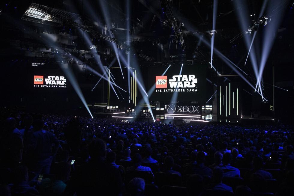 Los Angeles (United States), 09/06/2019.- Head of Microsoft Studios Matt Booty delivers a speech during the Microsoft Microsoft Xbox 2019 Briefing at the Microsoft Theater in Los Angeles, California, USA, 09 June 2019. This event occured ahead of the Electronic Entertainment Expo (E3) which runs from 11 to 13 June 2019. (Estados Unidos) EFE/EPA/ETIENNE LAURENT Microsoft XBox 2019 briefing in Los Angeles