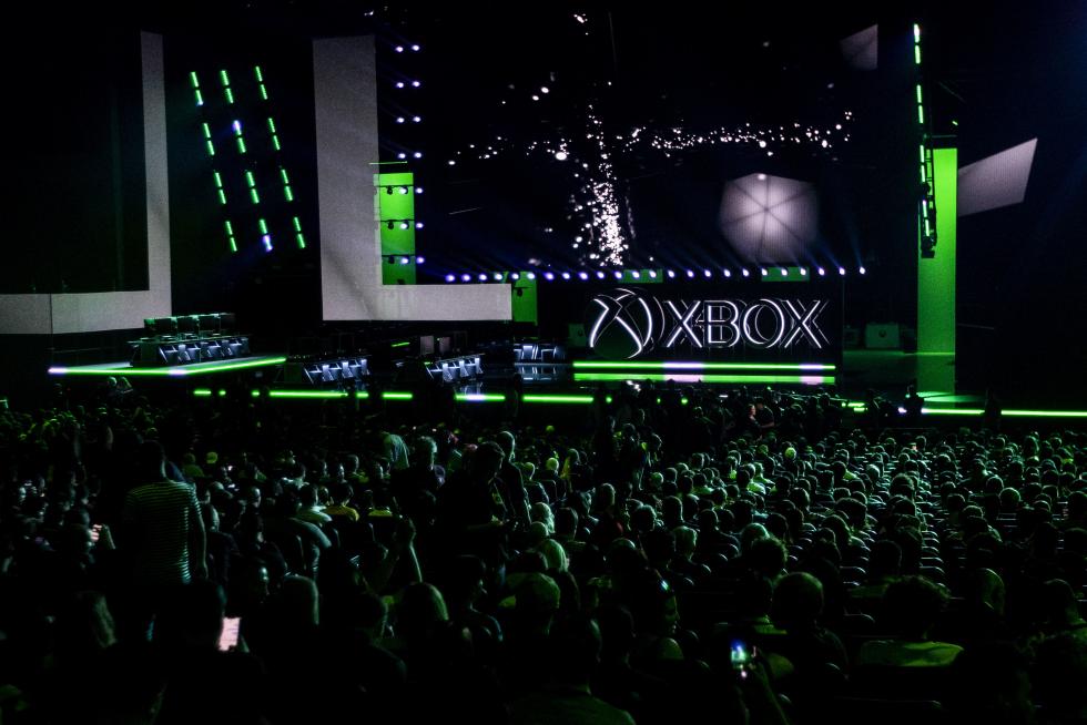 Los Angeles (United States), 09/06/2019.- The public arrives to attend the Microsoft Xbox showcase at the Microsoft Theater in Los Angeles, California, USA, 09 June 2019. This event happens ahead of the E3 which runs from 11 to 13 June. (Estados Unidos) EFE/EPA/ETIENNE LAURENT Microsoft XBox Showcase - E3