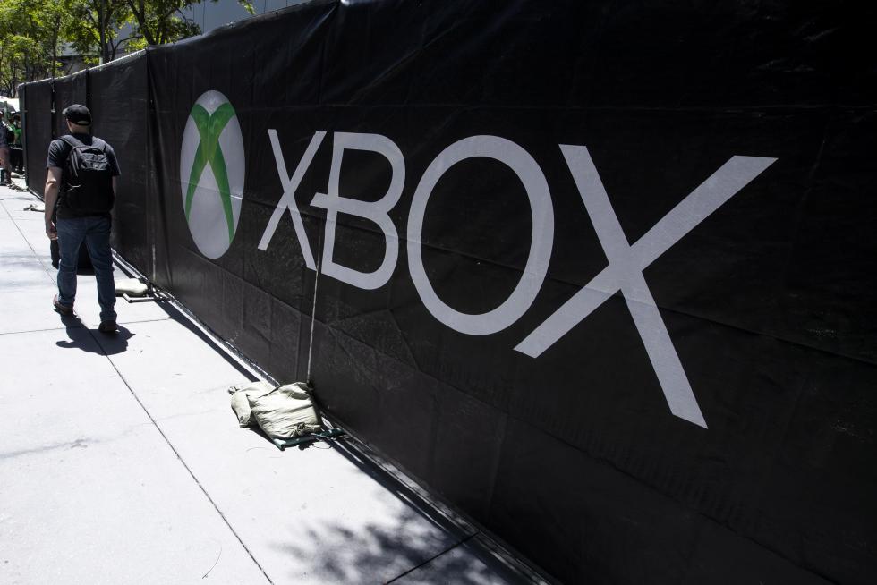 Los Angeles (United States), 09/06/2019.- The Xbox logo is shot on stage prior to the beginning of the Microsoft Xbox showcase at the Microsoft Theater in Los Angeles, California, USA, 09 June 2019. This event happens ahead of the E3 which runs from 11 to 13 June. (Estados Unidos) EFE/EPA/ETIENNE LAURENT Microsoft XBox Showcase - E3