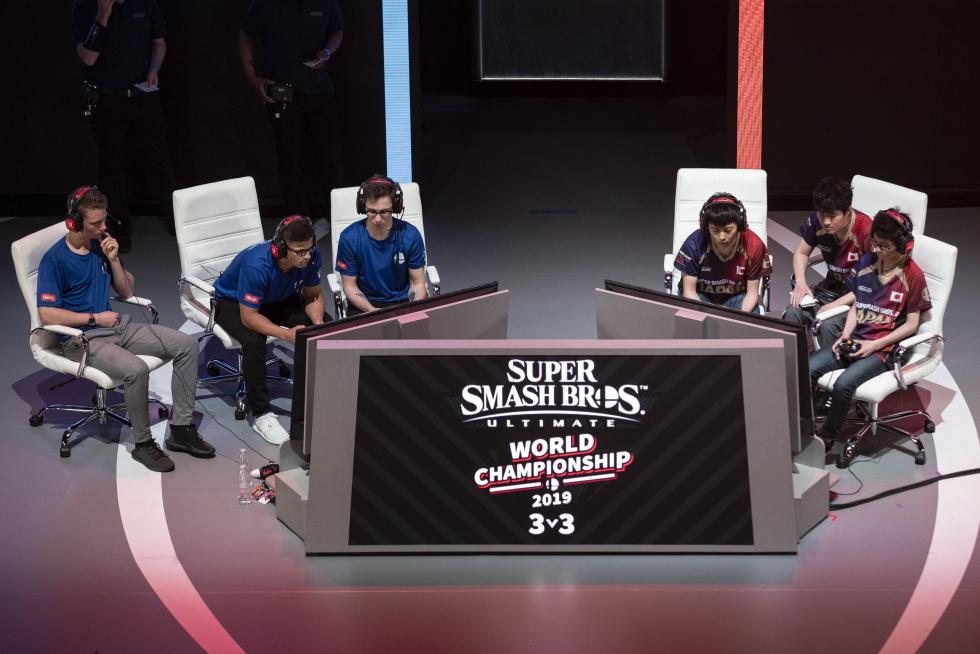 Los Angeles (United States), 08/06/2019.- Spectators react during the Nintendo Battle of the Best at the Theater at Ace Hotel in Los Angeles, California, USA, 08 June 2020. Nintendo's Battle of the Best will see three competitions held in one day, which will see competitors fight it out in Mario Maker 2, Splatoon 2 and Super Smash Bros. Ultimate. (Estados Unidos) EFE/EPA/ETIENNE LAURENT Nintendo Battle of the Best- E3