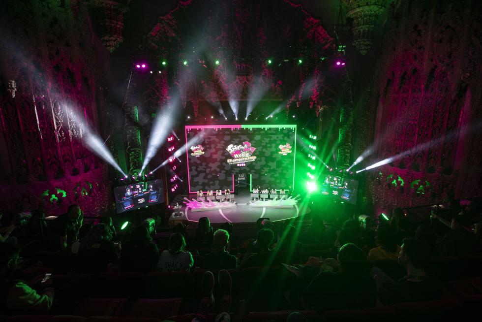 Los Angeles (United States), 08/06/2019.- Spectators react during the Nintendo Battle of the Best at the Theater at Ace Hotel in Los Angeles, California, USA, 08 June 2020. Nintendo's Battle of the Best will see three competitions held in one day, which will see competitors fight it out in Mario Maker 2, Splatoon 2 and Super Smash Bros. Ultimate. (Estados Unidos) EFE/EPA/ETIENNE LAURENT Nintendo Battle of the Best- E3